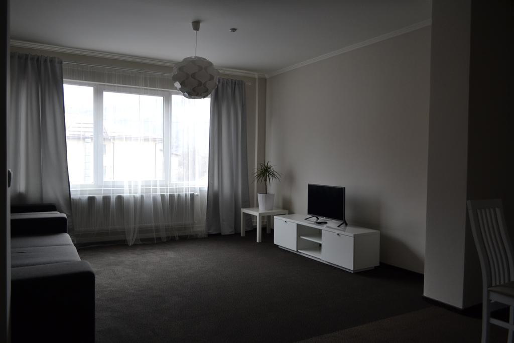 Rakhiv Hotel & Apartments ภายนอก รูปภาพ