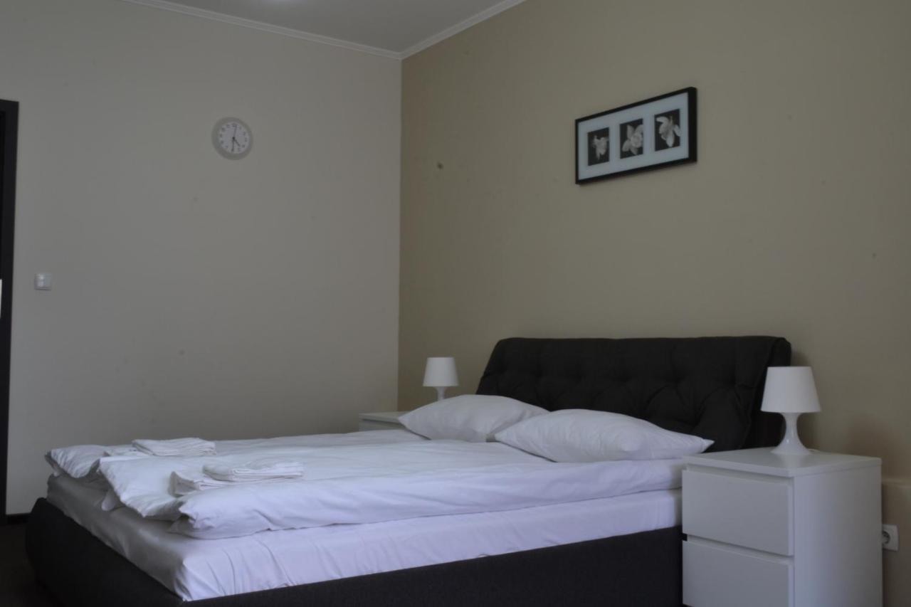 Rakhiv Hotel & Apartments ภายนอก รูปภาพ