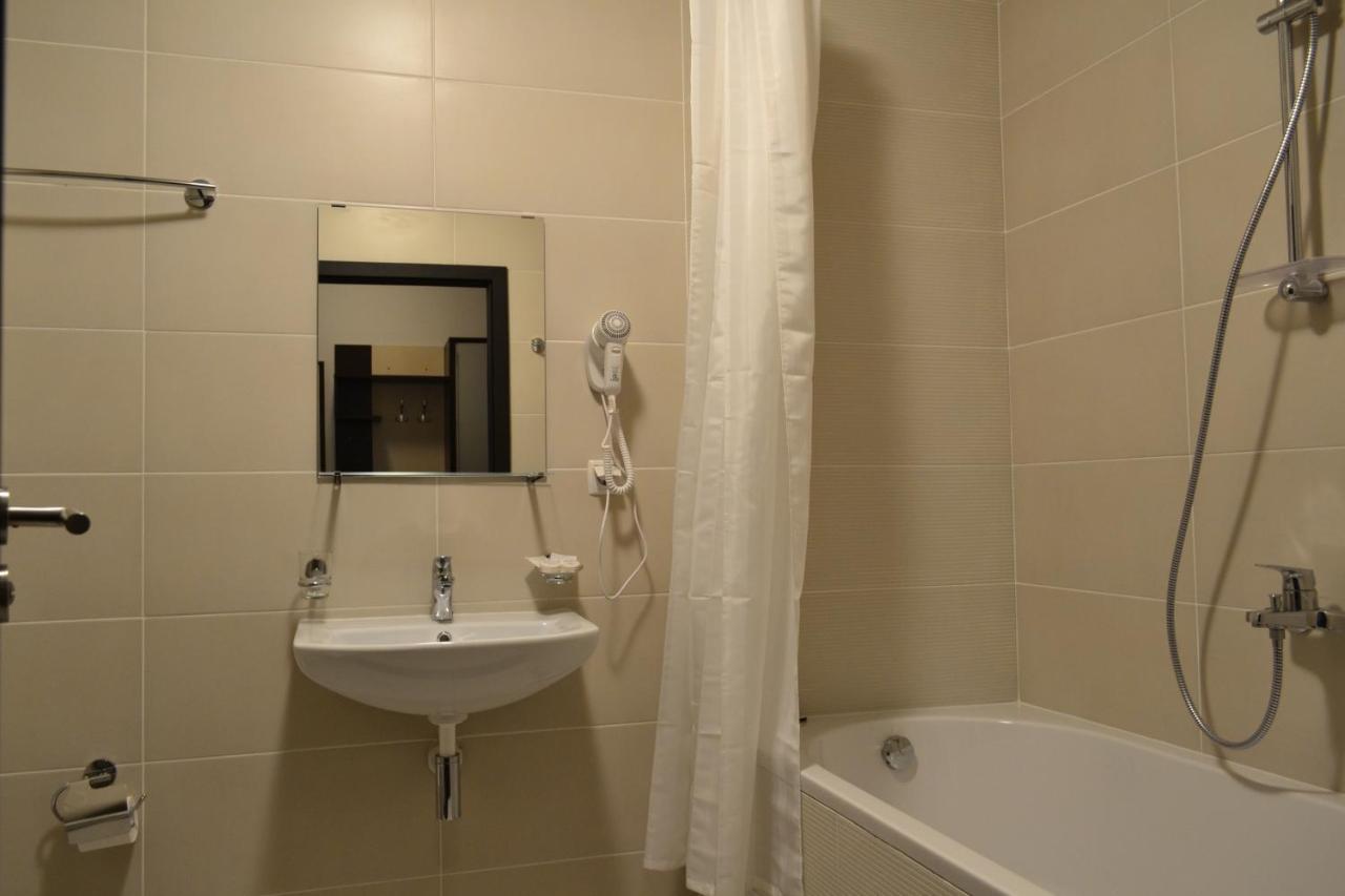 Rakhiv Hotel & Apartments ภายนอก รูปภาพ